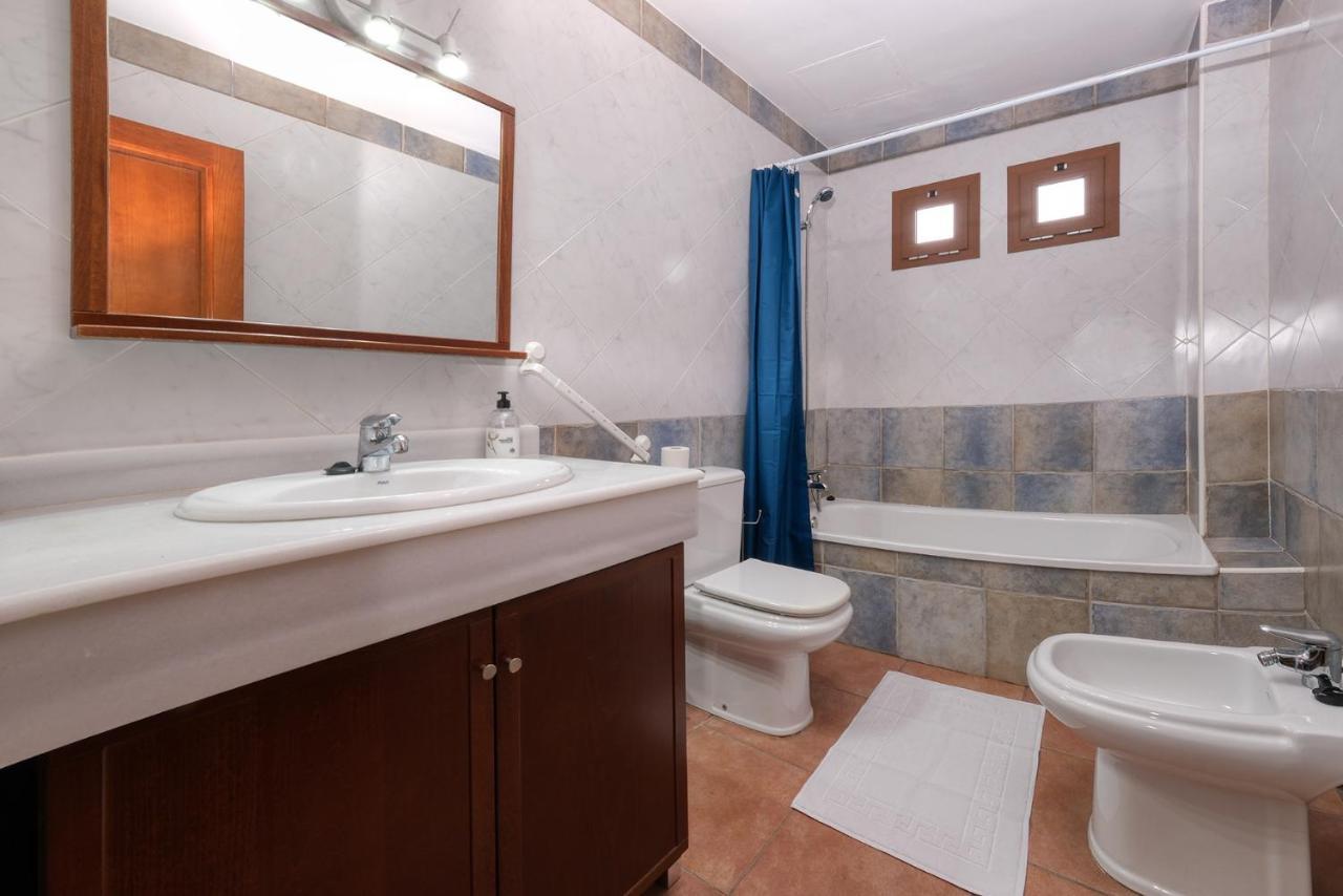 Casa Elin-Shared Pool, Fast Wifi Villa กอสตา เตกีสเซ ภายนอก รูปภาพ